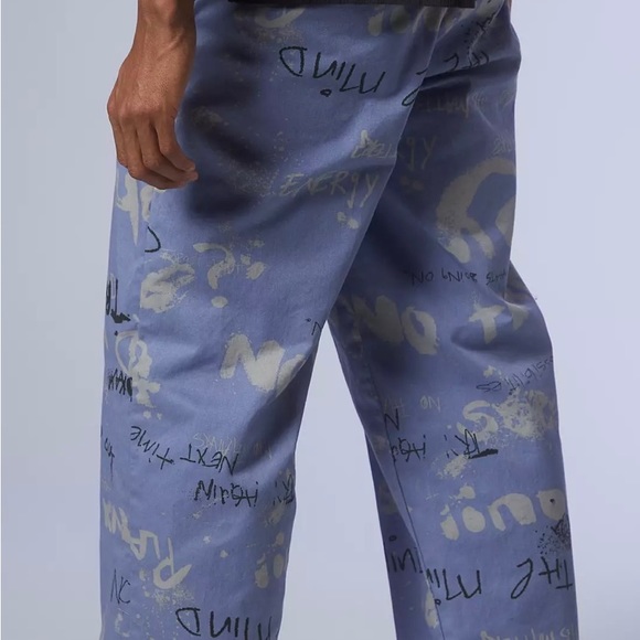 New without tags Urban Outfitters 
Size Medium Chino style pants 
Graphic print - Picture 3 of 8